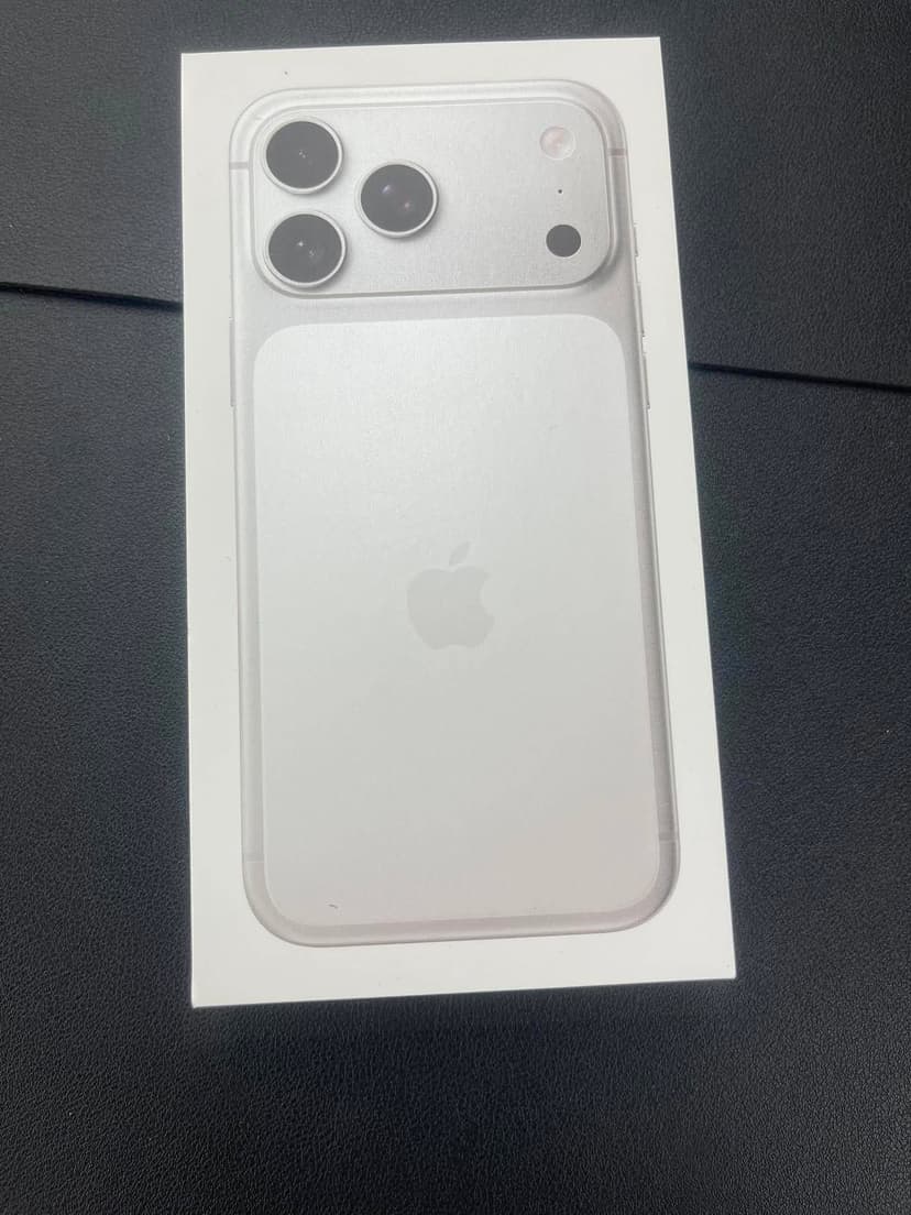 - 7842. Iphone 17 ProMax 256Gb bạc quốc tế Apple new100% đập hộp, giá 20man8